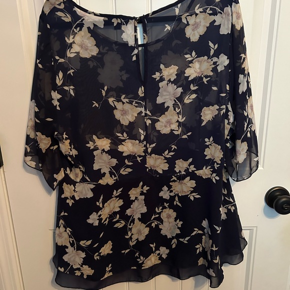Torrid sheer flower print shirt - Picture 3 of 3